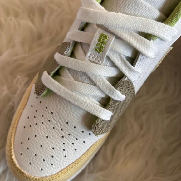 RESERVED Air Jordan 1 low - Picture 6 of 6